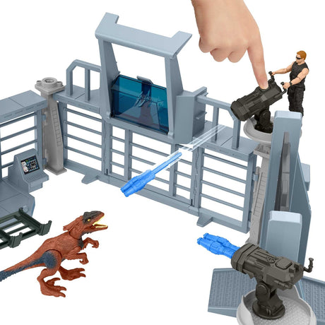 Jurassic World Dominion Outpost Chaos Playset with 2 Action Figures, 2 Blasters and More, 4ft Long with Breakaway Parts, Toy Gift for Dinosaur Fans.